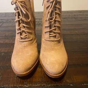Lucky Brand Women's Brown Lace-Up Boots Never worn
